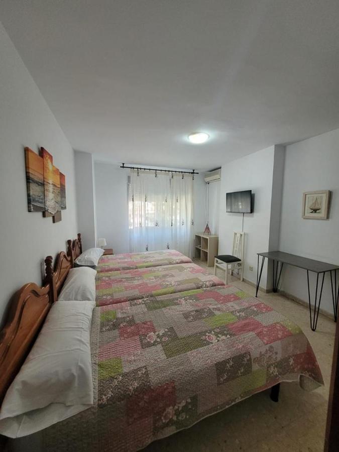 טורה דל מאר Hostal Mediterraneo מראה חיצוני תמונה