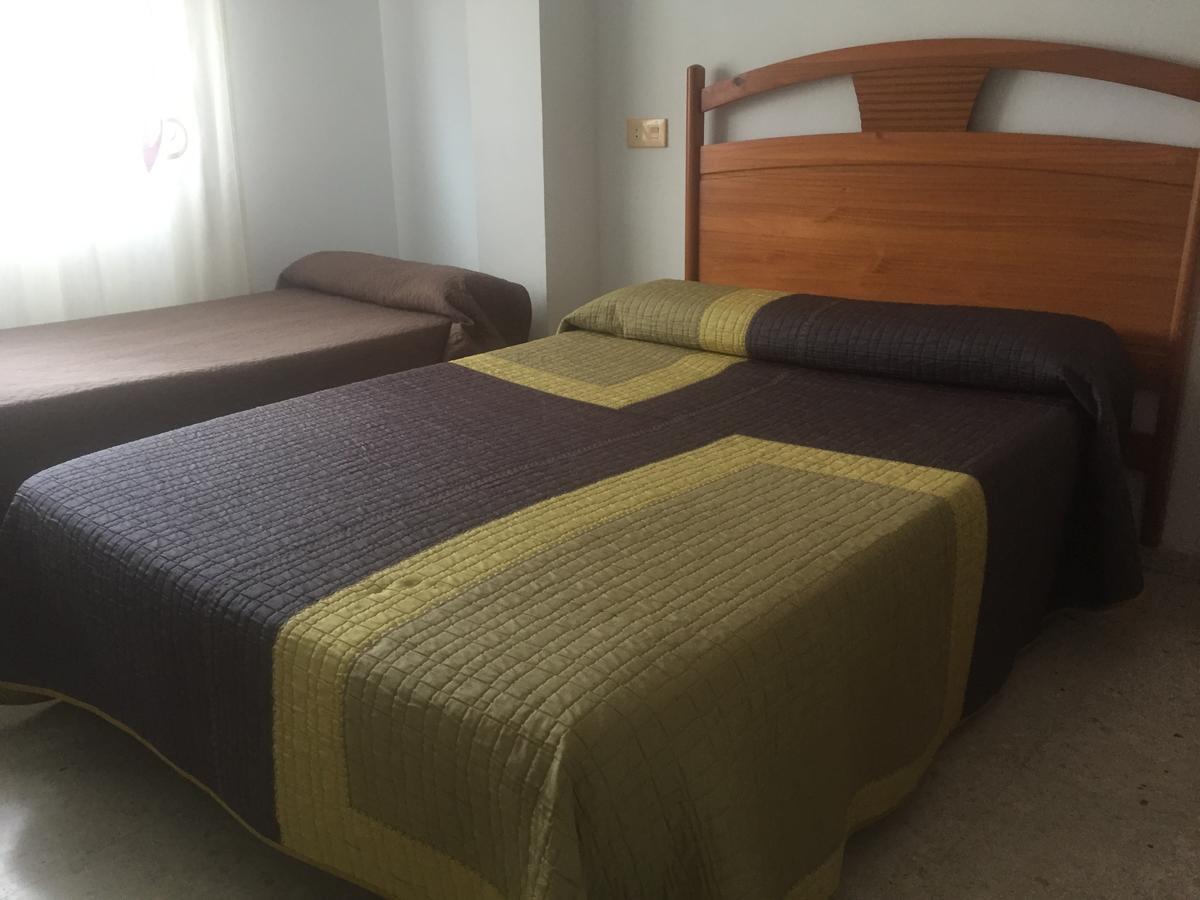 טורה דל מאר Hostal Mediterraneo מראה חיצוני תמונה