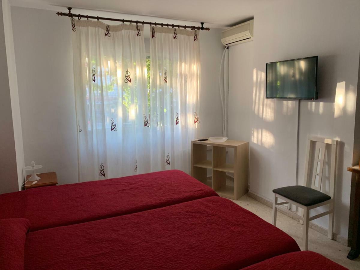 טורה דל מאר Hostal Mediterraneo מראה חיצוני תמונה