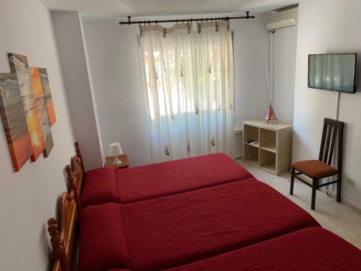 טורה דל מאר Hostal Mediterraneo מראה חיצוני תמונה